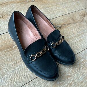 Naturalizer loafers black size 8